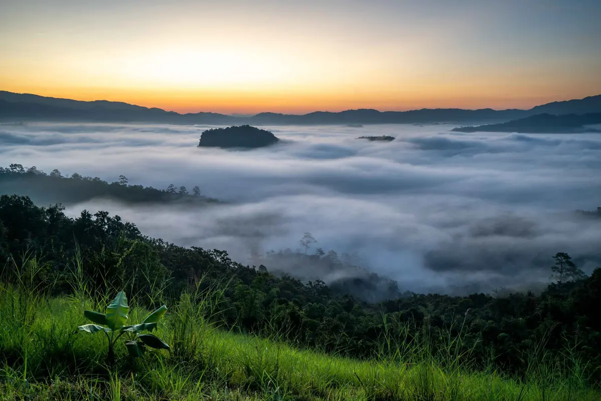 Sunrise near Cave Lodge