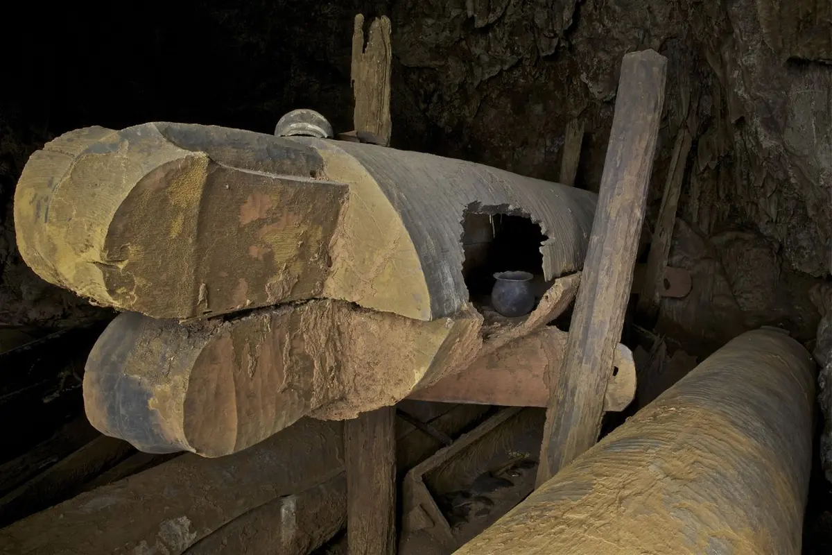 Coffin cave interior