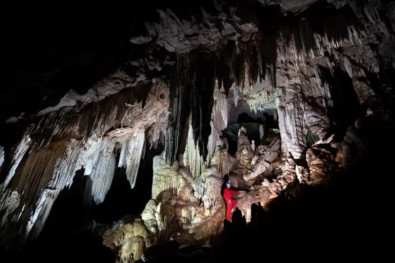 Caving Trip 1: Three Caves and Walking Tour – photo 6